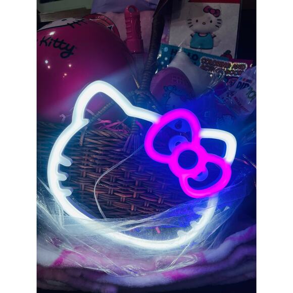 Hello Kitty Easter bundle 60 70 pink Easter throw , color book and crayons - Picture 5 of 9